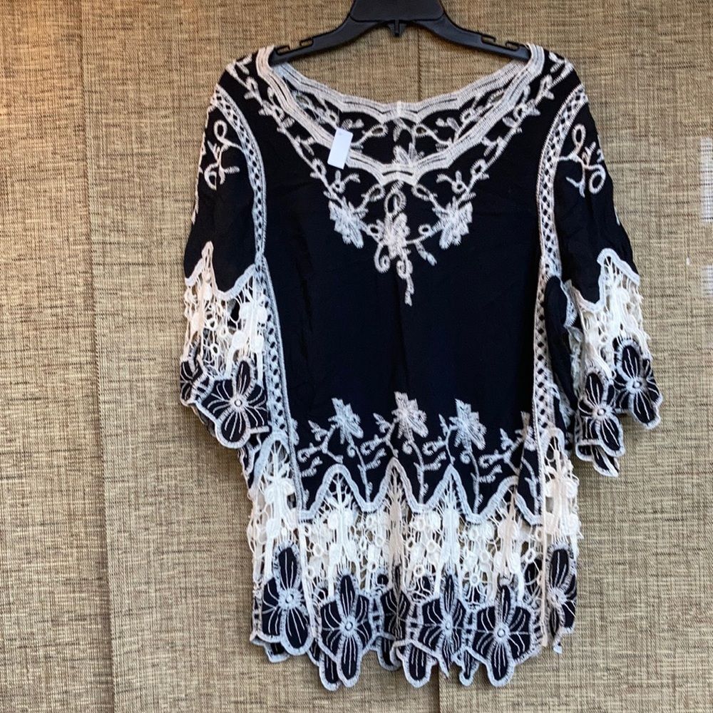 DejaVue embroidered ethnic cotton top